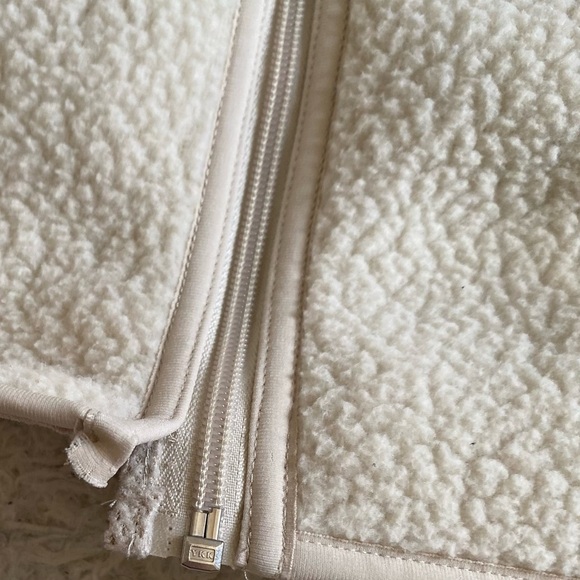 Aritzia TNA Polartec® Thermal Pro™ Mockneck Hi-hip Zip-up - Picture 6 of 7